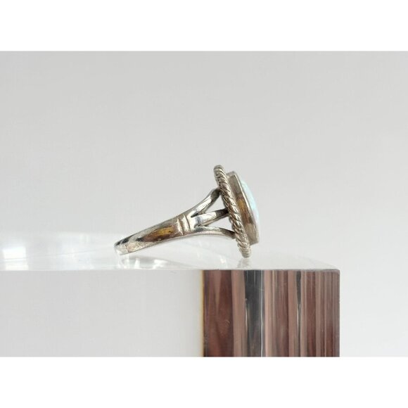 Ethiopian Iridescent Opal Gemstone Rope Sterling Silver Vintage Ring - sz 8 - Picture 4 of 10